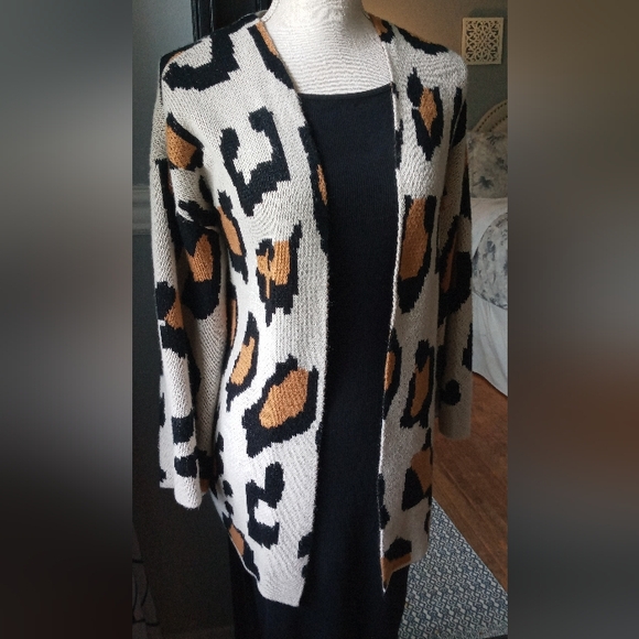 Ecowish Sweater - Picture 2 of 9